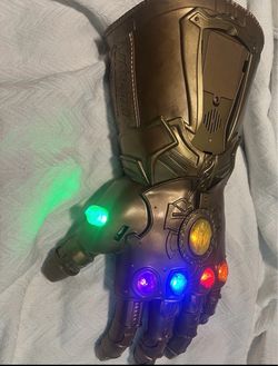 Marvel Thanos Infinity Gauntlet Light-Up Glove