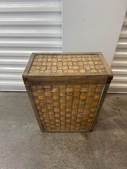 Woven Wood Laundry Hamper with Lid