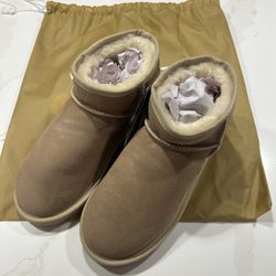 Original Uggs Size 9 (Australian Made -Since 74)
