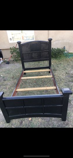 2 twin size beds