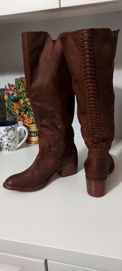 Dolce Vita Amoux- Genuine Leather Knee High Boot 8 (Sold at Anthropologie) Excellent Condition 🎀