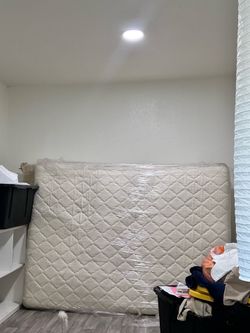Full size mattress with box board