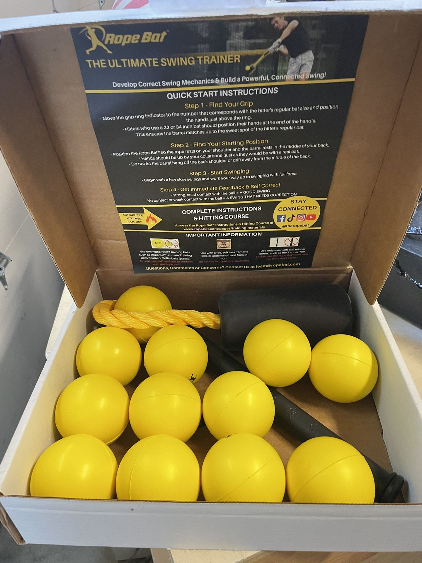 Rope Bat Training Tool With 12 Brand New Balls
