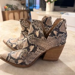 7.5 Sam Edelman Boots 