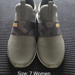 Women Puma Shoes $20
