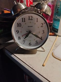 Sharp Twin Bell Quartz Analog Alarm Clock, Silver Brushed Metal, SPC800
