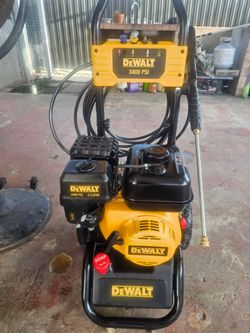 Pressure washer DeWalt de 3400 PSI y 2.5 GPM