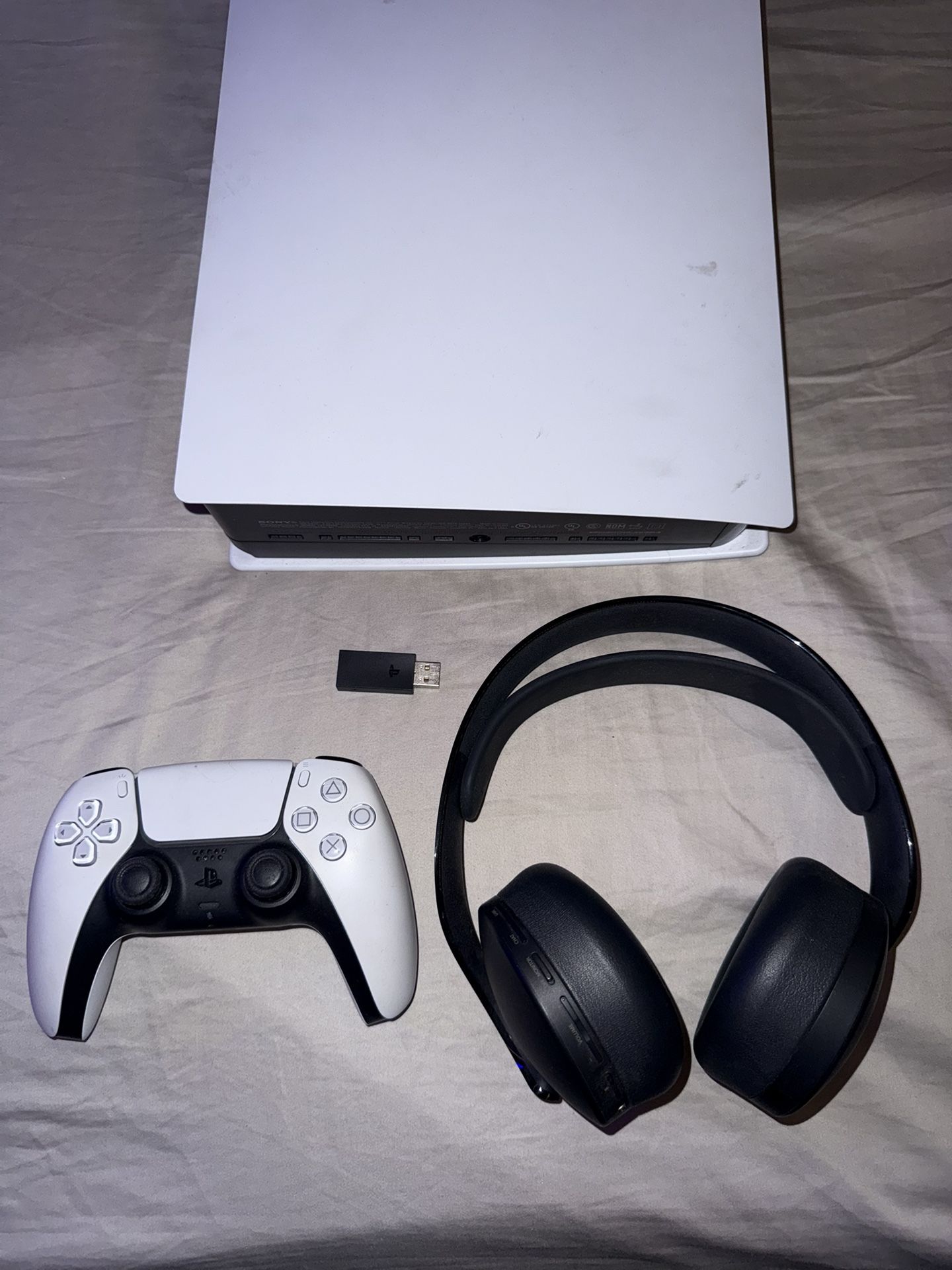 Selling PS5 With Controller And Headphones.