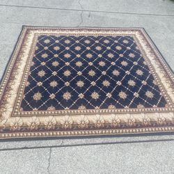 Beautiful 95x95 Mohawk Rug - Super Clean Excellent Condition 