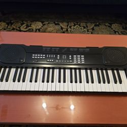 First Act MI071 Portable Keyboard – Power Adapter + Batteries