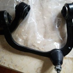2005 F150 5.4L      L/R Upper Control Arms 