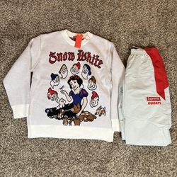 Supreme Sweater 