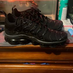 Nike Vapormax Plus Size 9