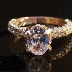 Gorgeous Women's Oval Cut Wedding Bridal Engagement Promises Ring Size 7.0