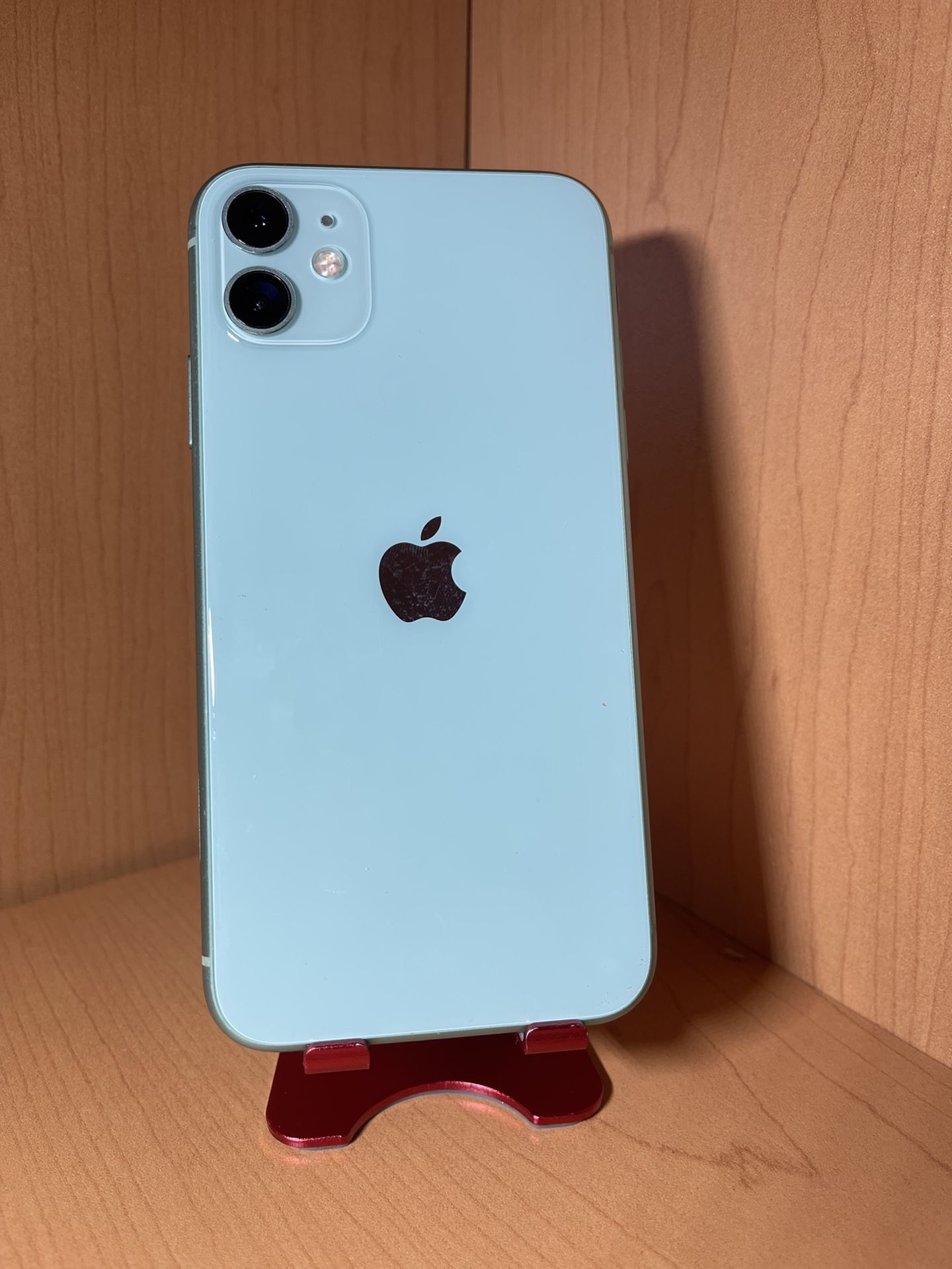 iPhone 11 64GB Unlocked Green for Sale in Orlando, FL - OfferUp