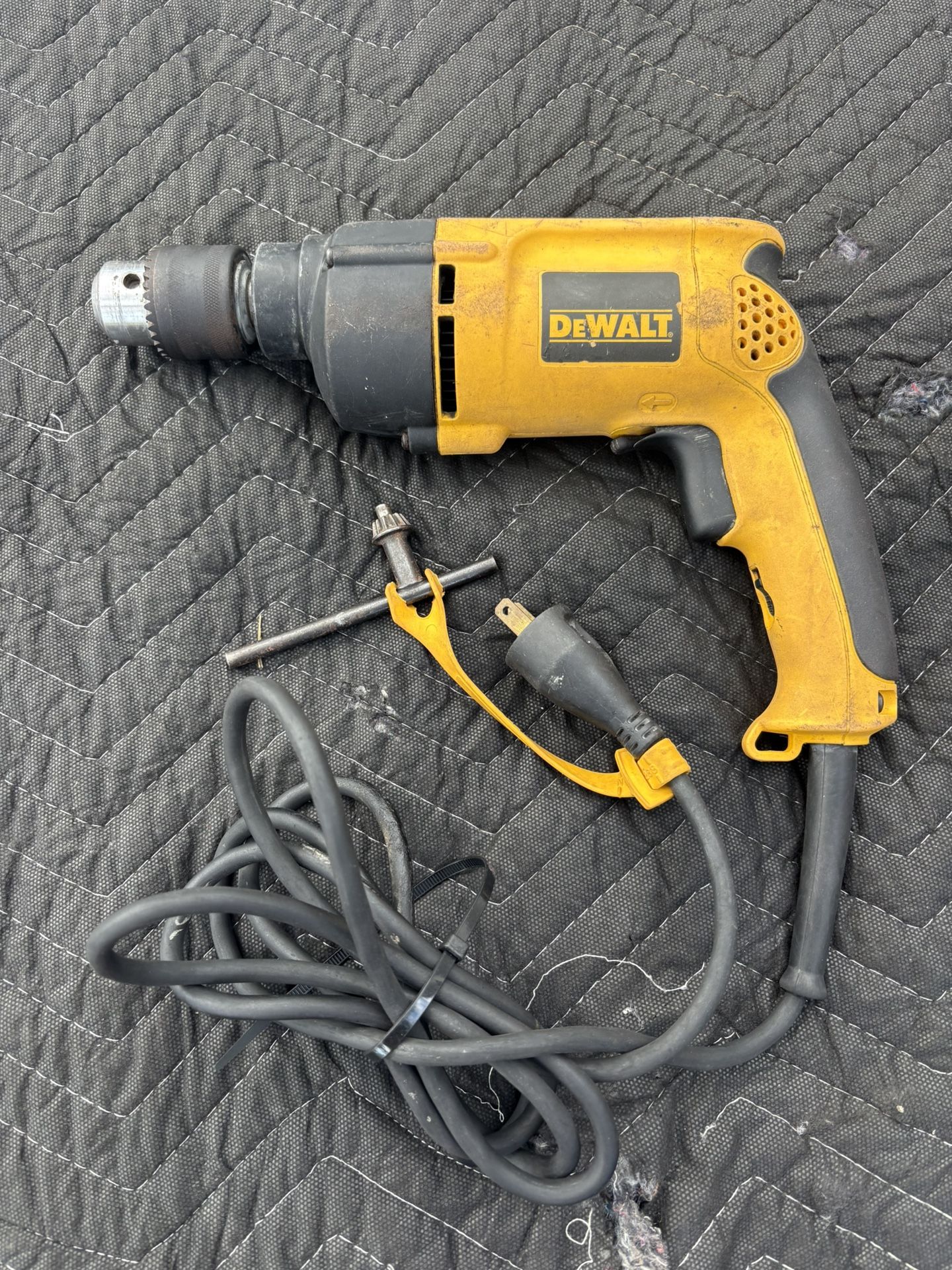 DeWalt  1/2" Variable Speed Reversible Hammerdrill-DW511-7.8 Amp, 8’ Cord, Chuck Key