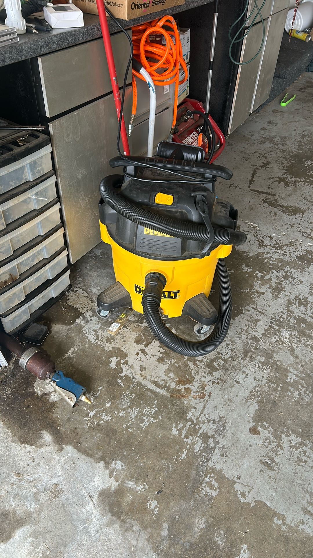 Dewalt 9 Gallon Shop Vac