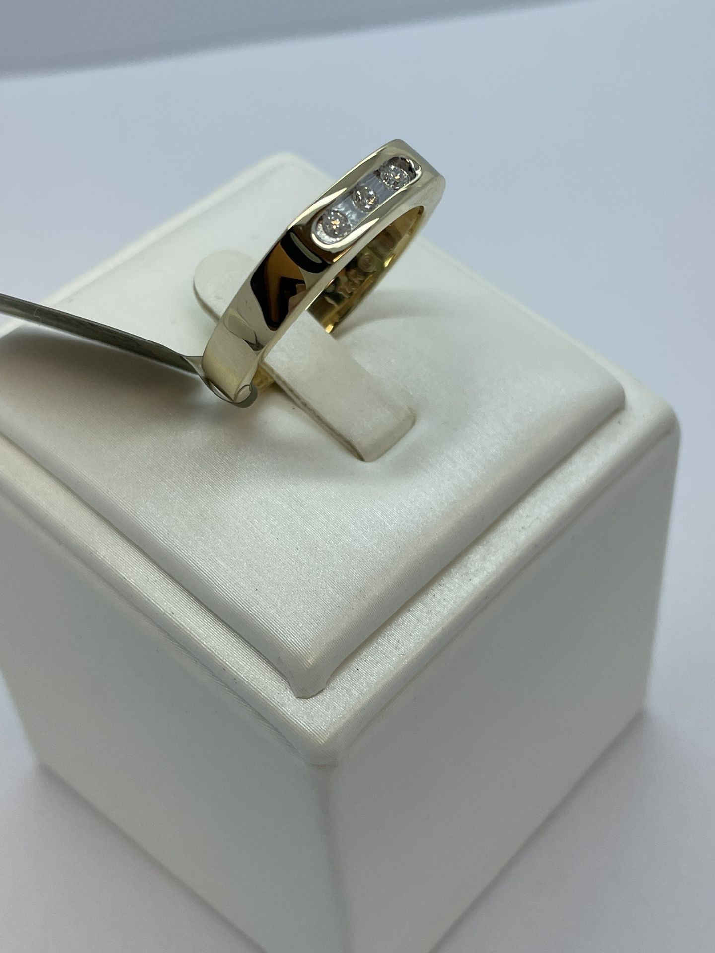 14K Gold Diamond Ring. New