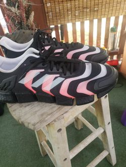 Adidas Vento Size 12