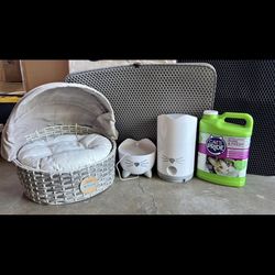 Cat Bundle – Smart Feeder & Fountain + Bed, Litter, Mats (Like New)