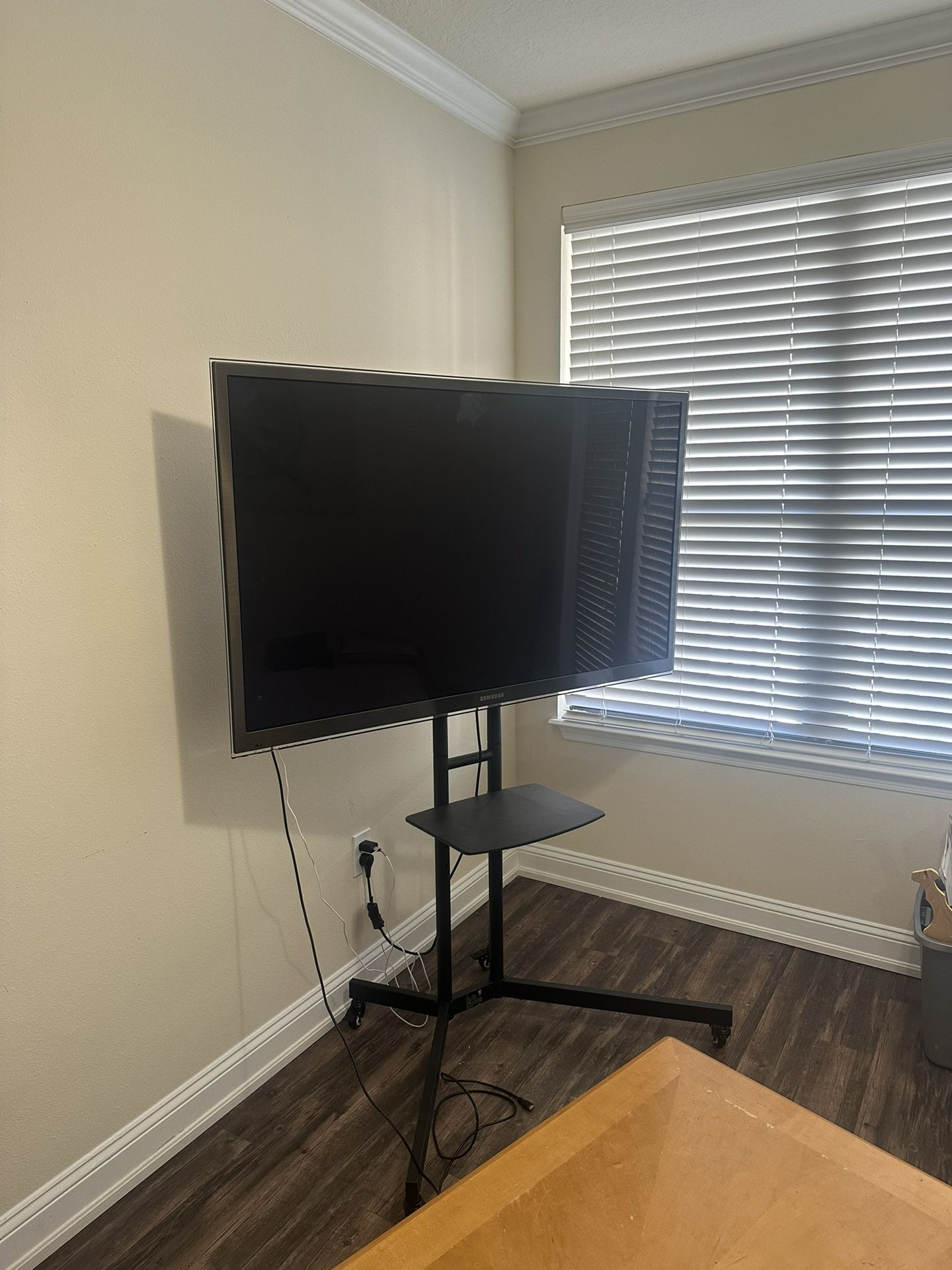60” Samsung TV With Rolling Stand