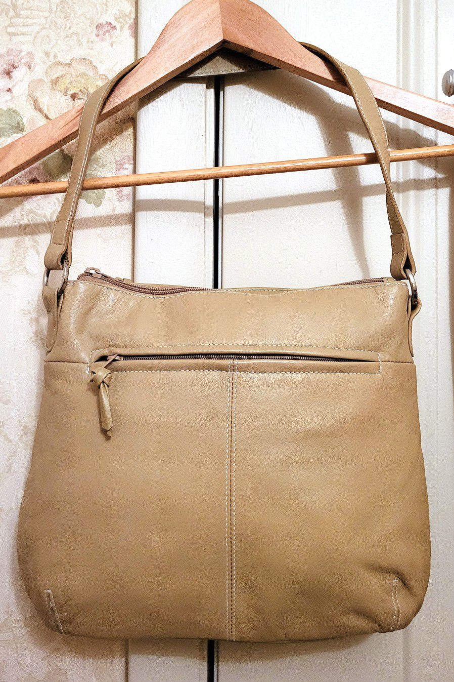 "Unknown Brand" Light Tan Very Soft Leather Shoulder Bag