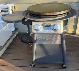 Cuisinart 360° Griddle Outdoor Cooking Center, model CGG-888 with tank and appliances
