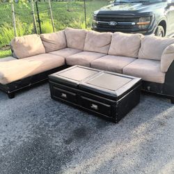 L Sectional Couch with Ottoman 