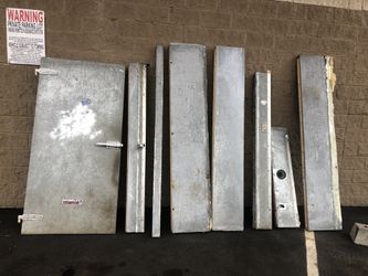 8x15 walking box cooler/ freezer it has floor