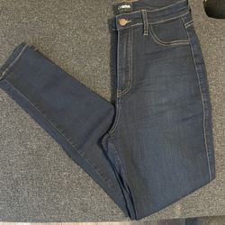 FASHION NOVA JEANS