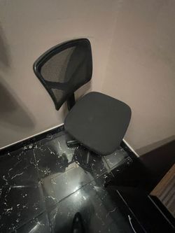 Desk chair