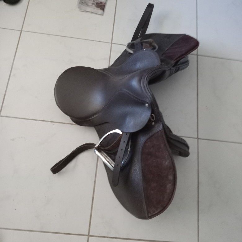 Saddle