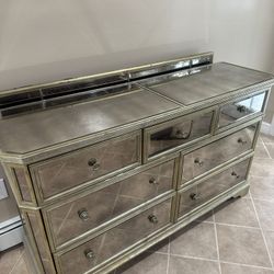 Z Gallerie Borghese Amelia Collection Gold Antique Dresser And Matching Mirror 