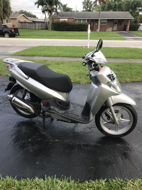 200cc scooter for Sale in North Lauderdale, FL OfferUp