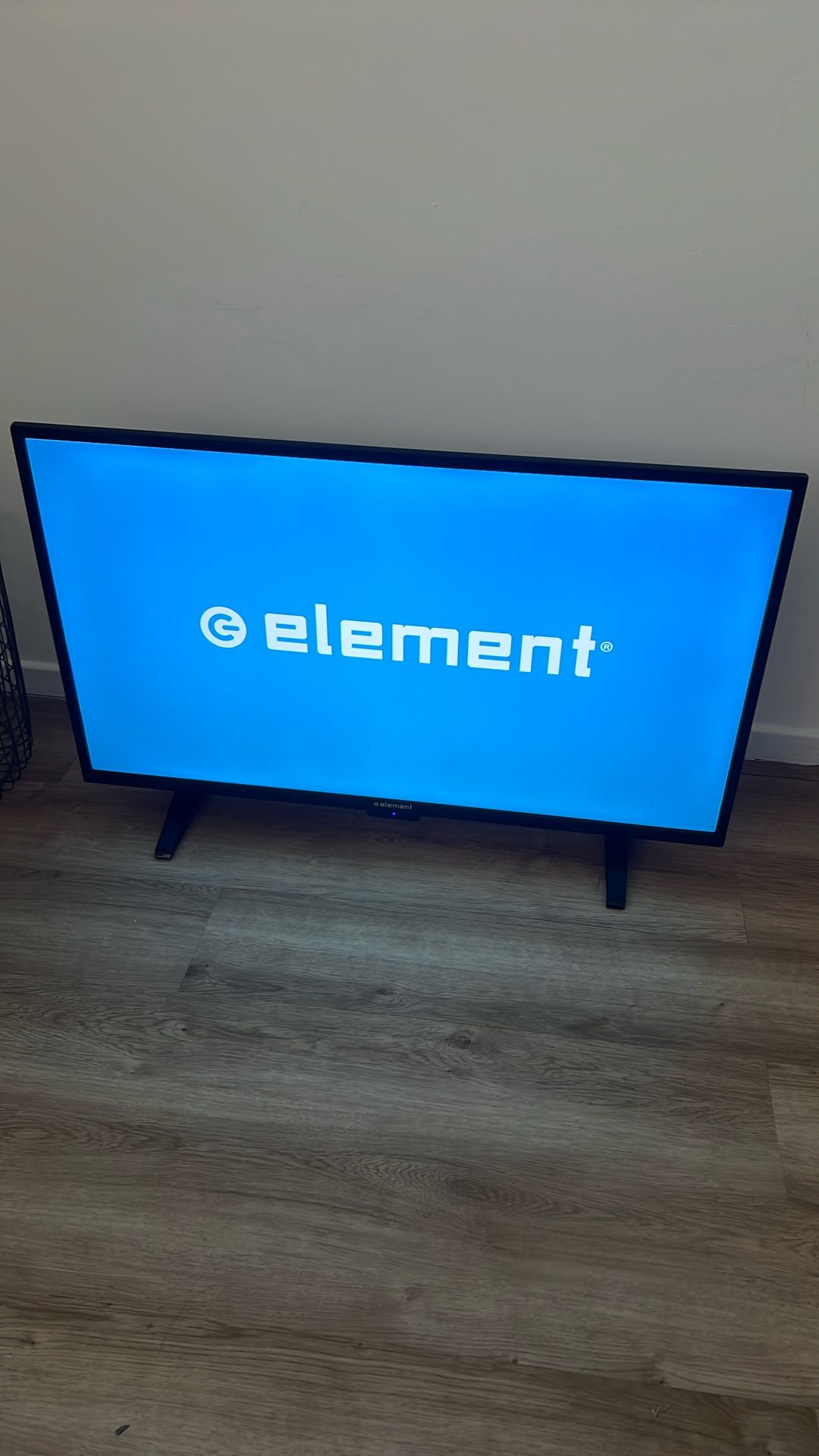 Element Tv 39inch LCD HD
