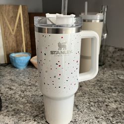 Gently Used Stanley 40 Oz Tumbler 