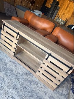 Excellent condition *Used for one month Dimensions (L59” H27” W16")