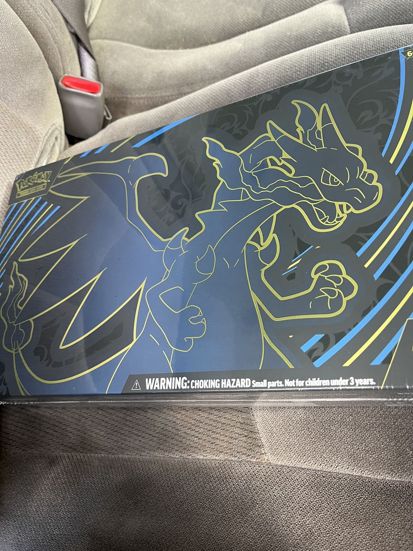 MEGA CHARIZARD ULTRA PREMIUM COLLECTION