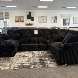 🖤 Black Sectional w/ Pullout Sleeper + Storage Chaise – Just $1799!