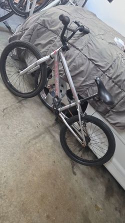18" FREE AGENT BIKE