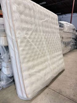 KING SAATVA MATTRESS CLASSIC 