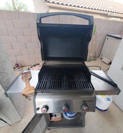 Weber Grill 3 Burner! It's BBQ Season