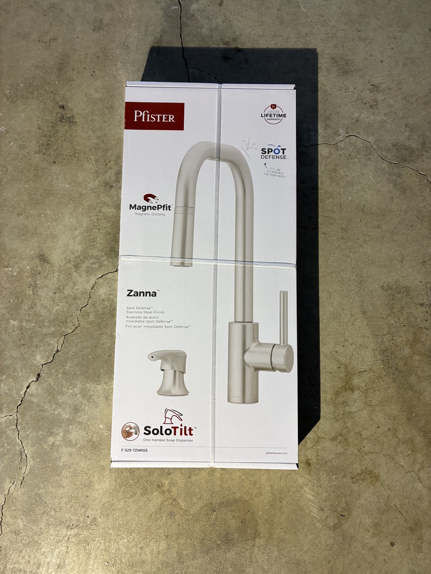 Pfister Zanna Pull Down Sprayer Kitchen Faucet with Deckplate and Soap Dispenser