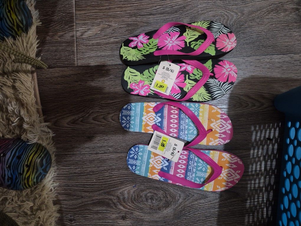 2 Pair Flip Flops S 5/6
