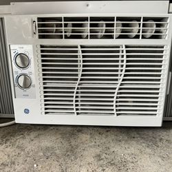 GE Air Conditioner 5050 btu. Works Good And Cold. You Must Pickup