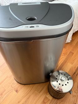Dual trash can + compost bin