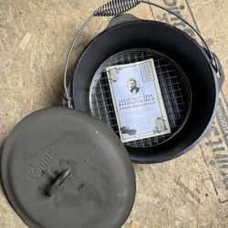 LODGE Logic Cast Iron 9 quart Dutch oven With Lid - NEW!  