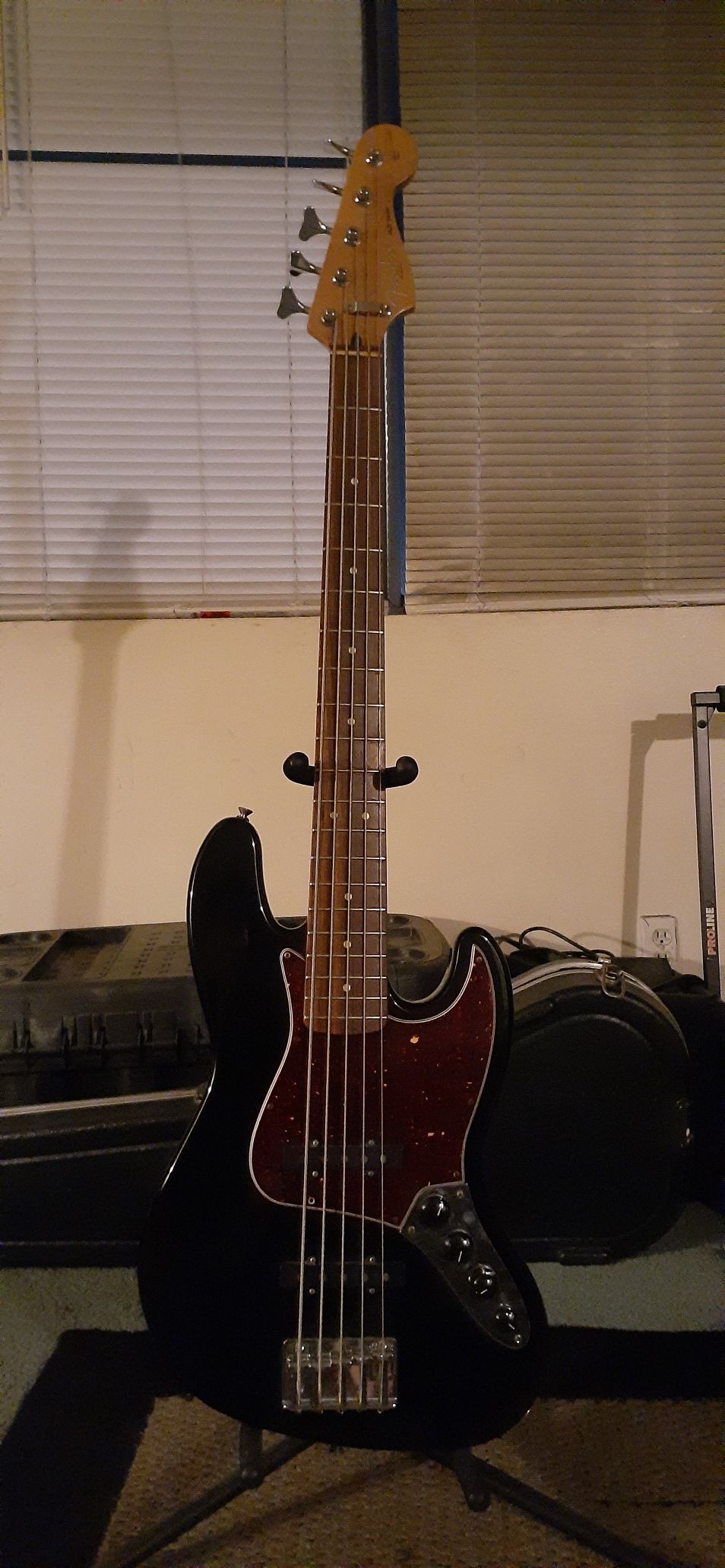 5-String MIM 2000 Fender Jazz Bass