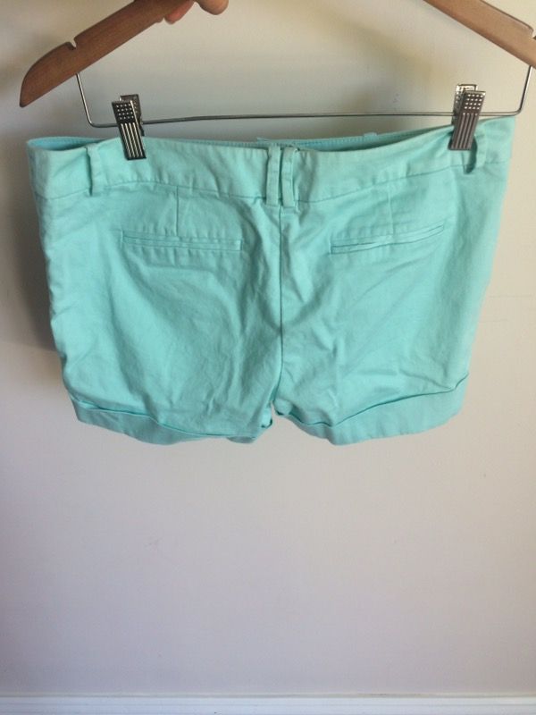 Women's Mint Shorts - Size 8