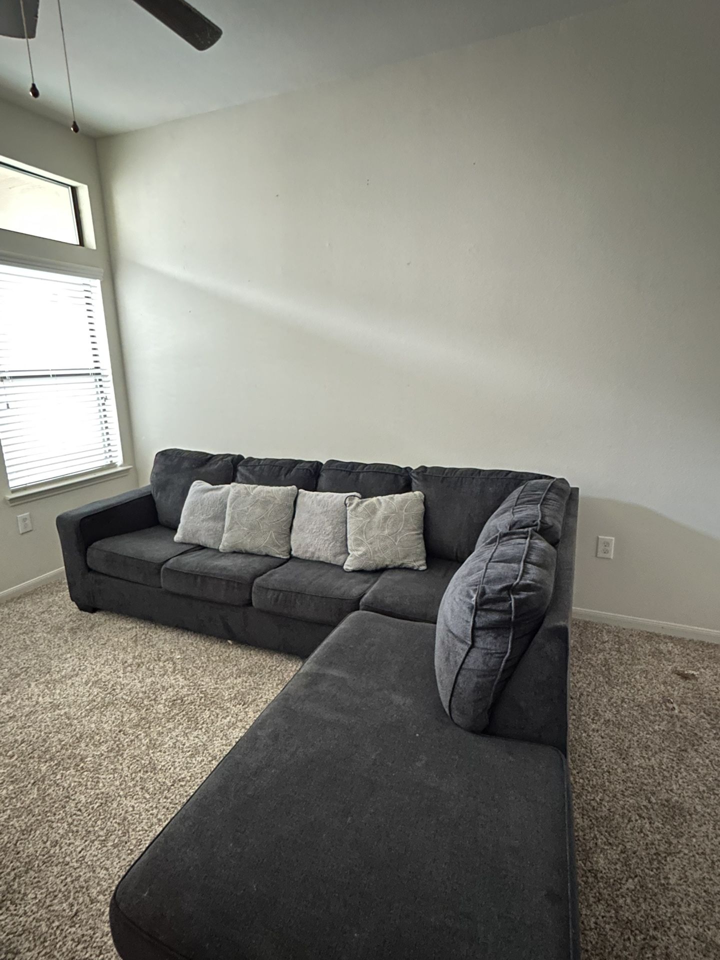 Grey Sectional Sofá + Pull Out Bed, Mattress Included